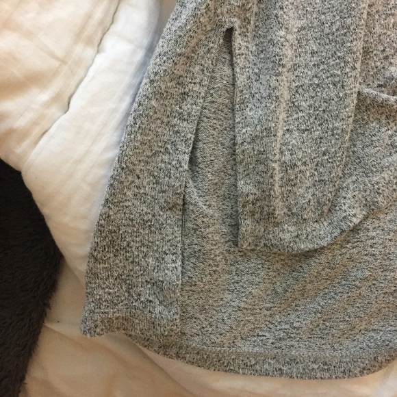 Lightweight Grey v neck Sweater - Picture 4 of 5